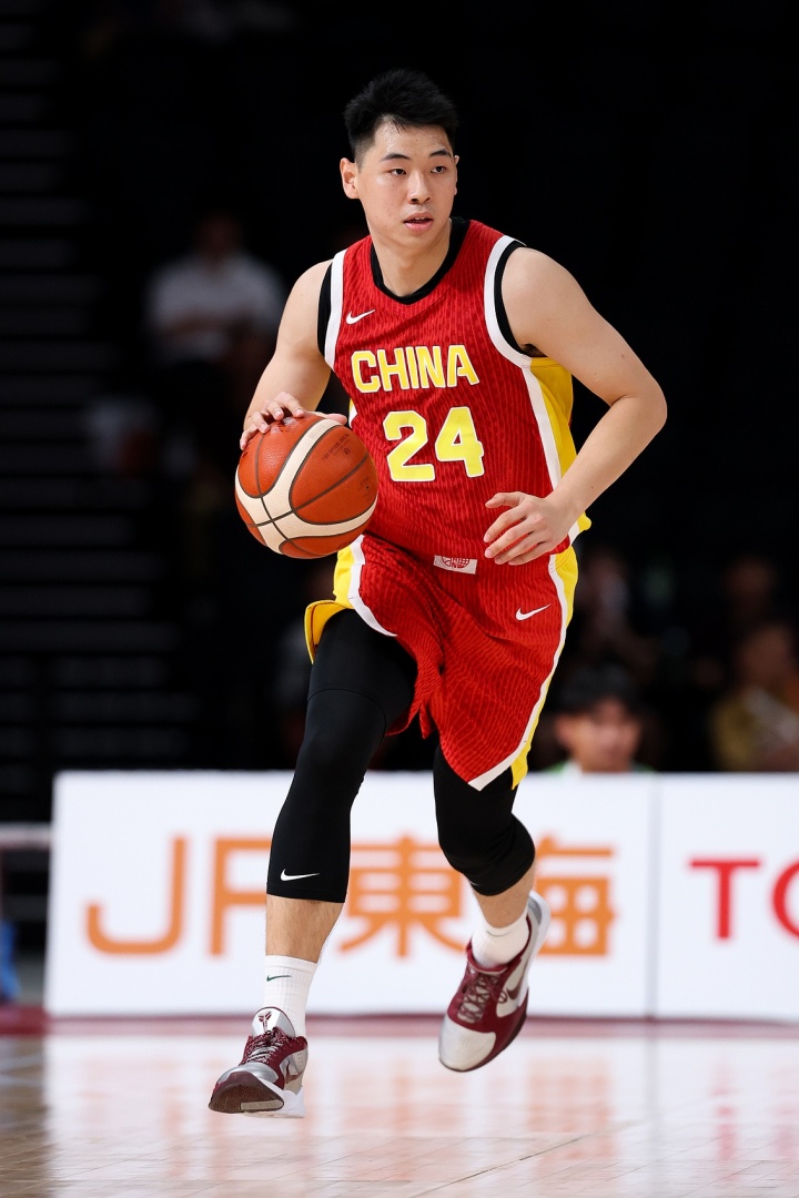 上来就手热！崔永熙首节4投2中&三分2中1得5分3板